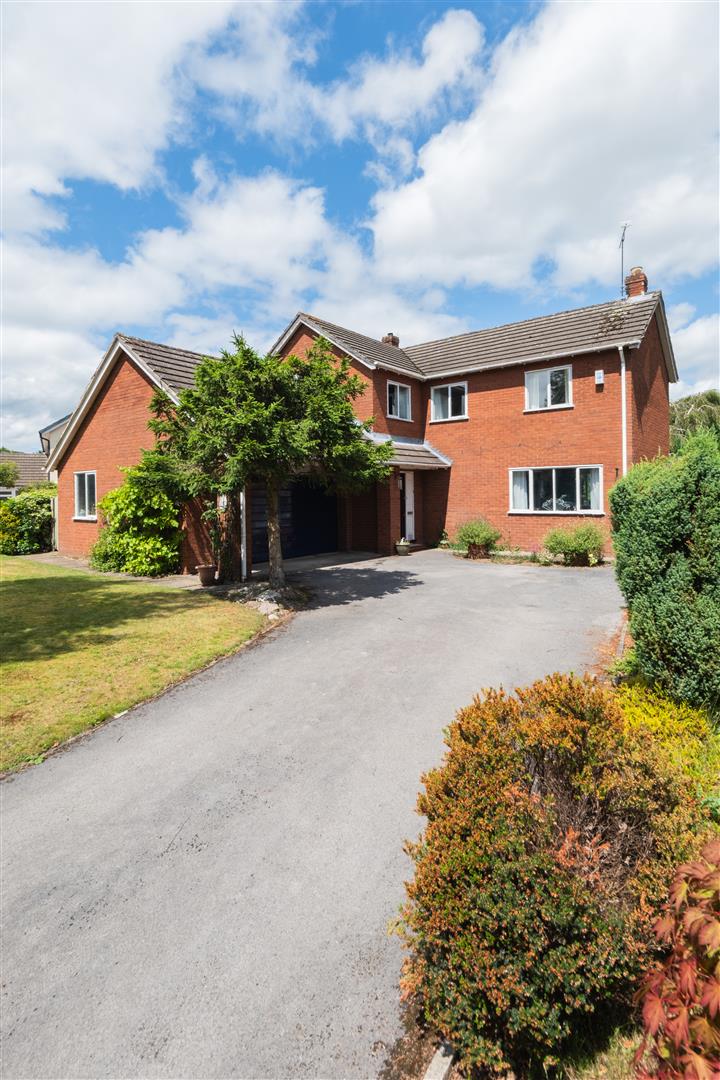 4 bedroom  Detached House for Sale in Northwich
